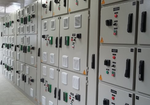 Obra eléctrica industrial tableros distribución canalizaciones